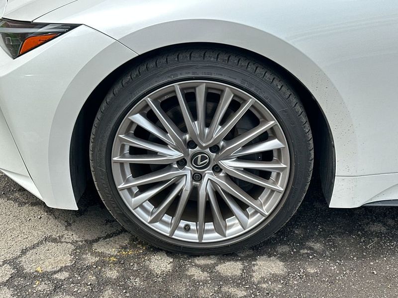 2025 Lexus IS IS 300 RWD - 22997326 - 10