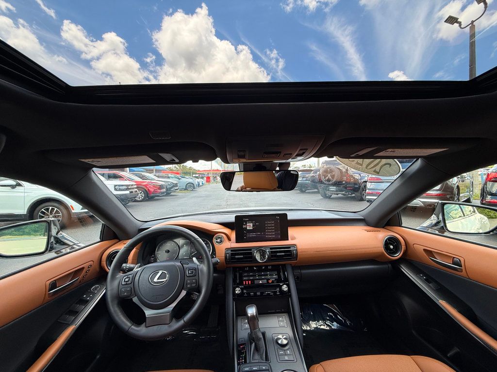 2025 Lexus IS **IS 300 w/PREMIUM PACKAGE** - 23029569 - 23