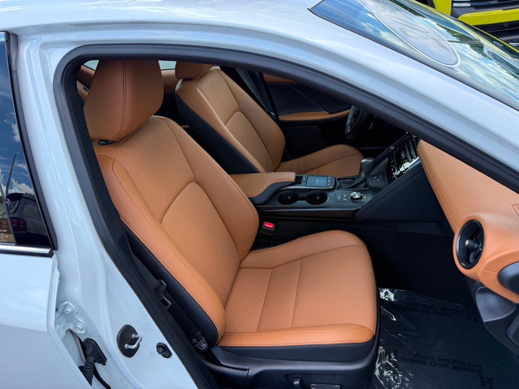 2025 Lexus IS **IS 300 w/PREMIUM PACKAGE** - 23029569 - 31