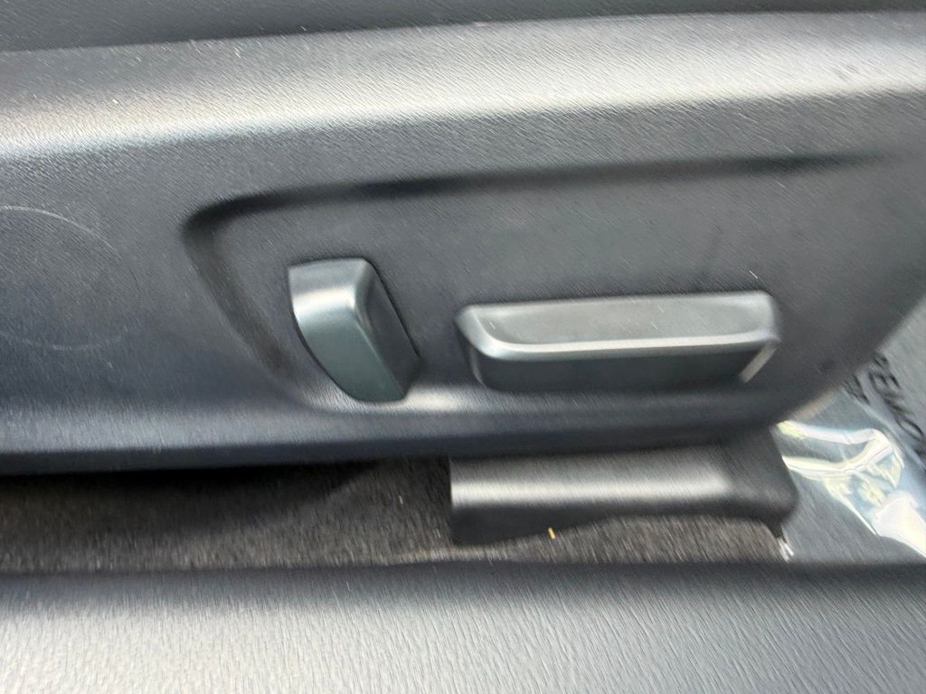 2025 Lexus IS **IS 300 w/PREMIUM PACKAGE** - 23029569 - 33