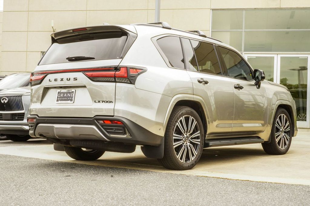 Lexus LX photo 12