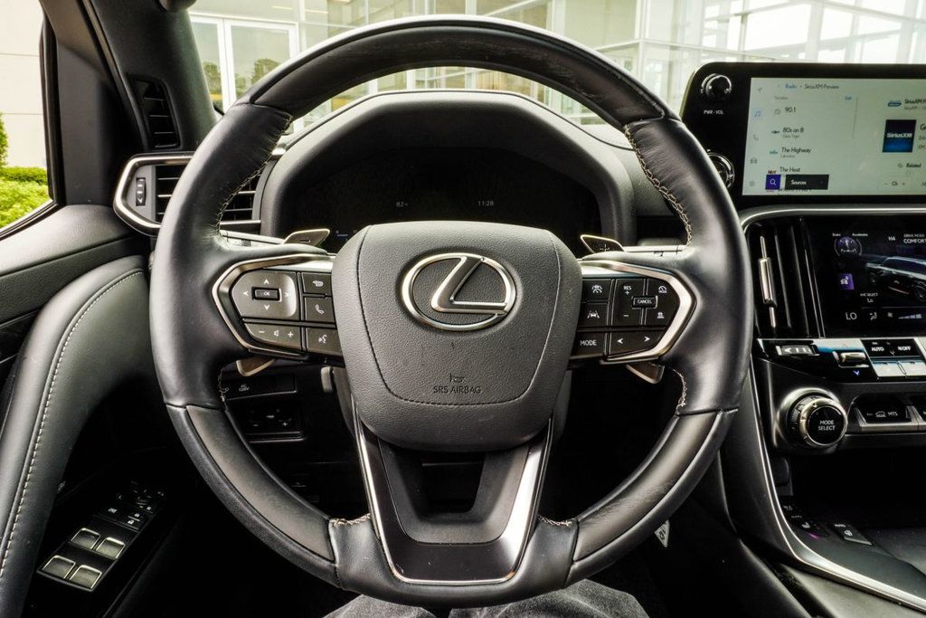 Lexus LX photo 15