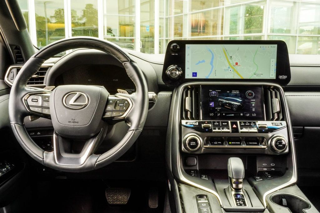 Lexus LX photo 17