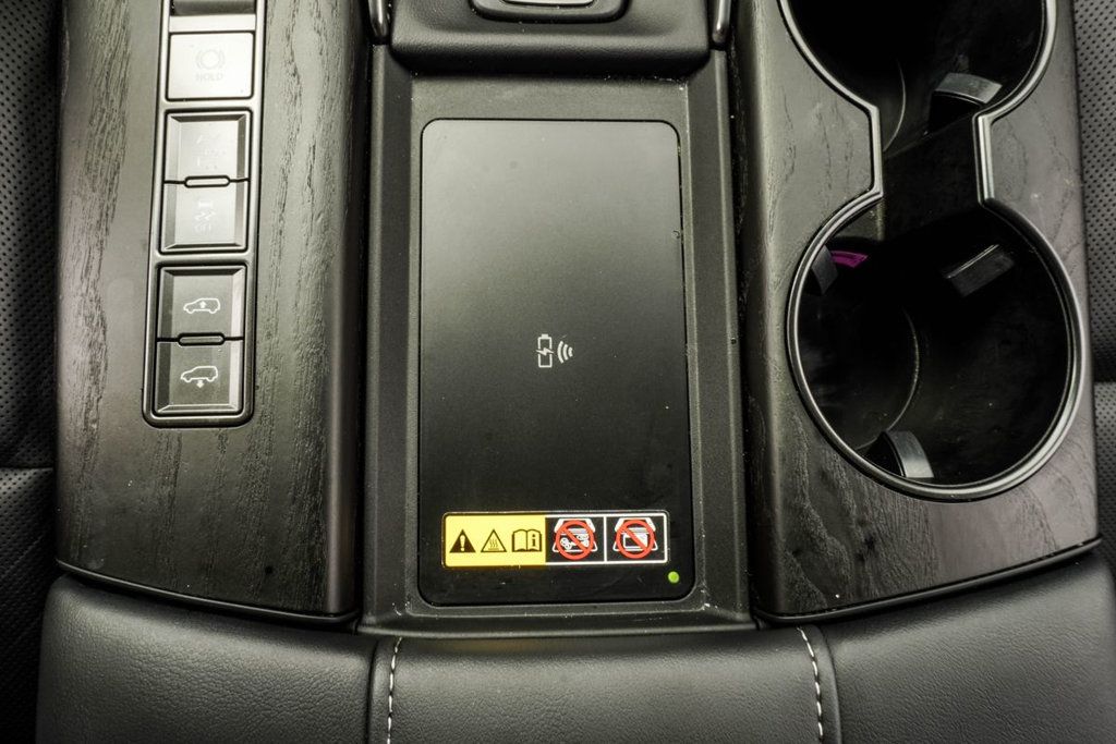 Lexus LX photo 22