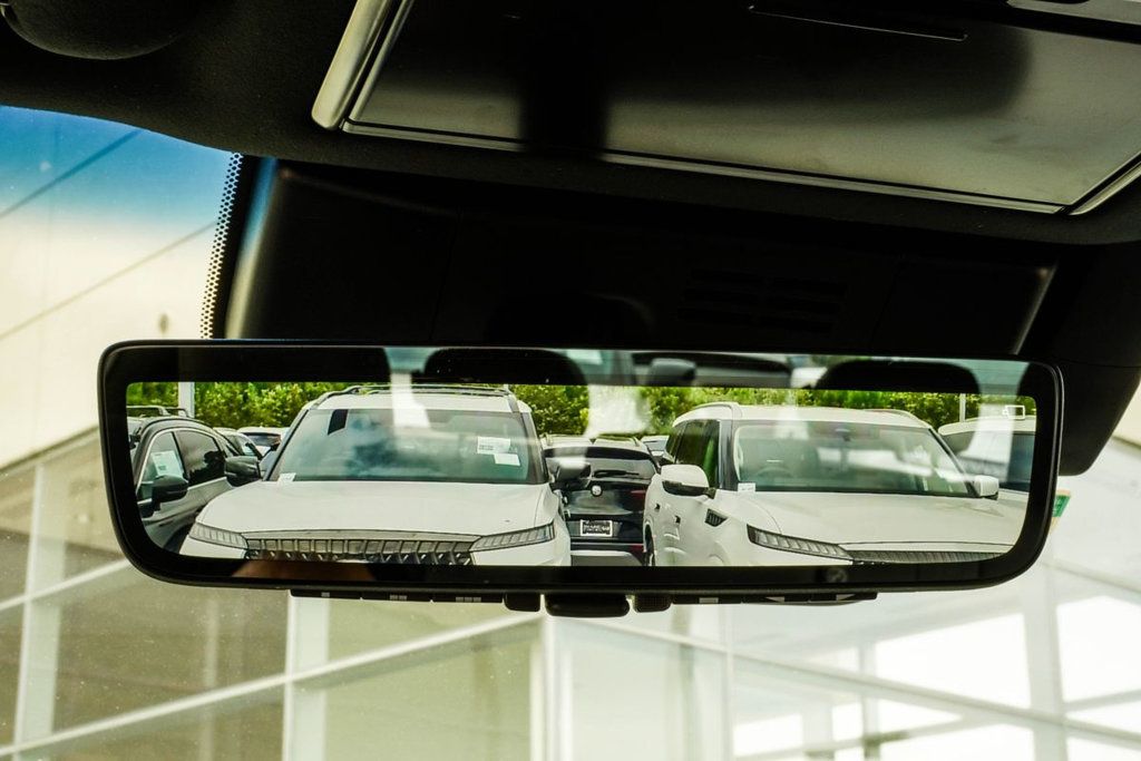 Lexus LX photo 31