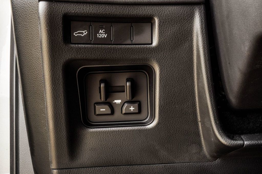 Lexus LX photo 35