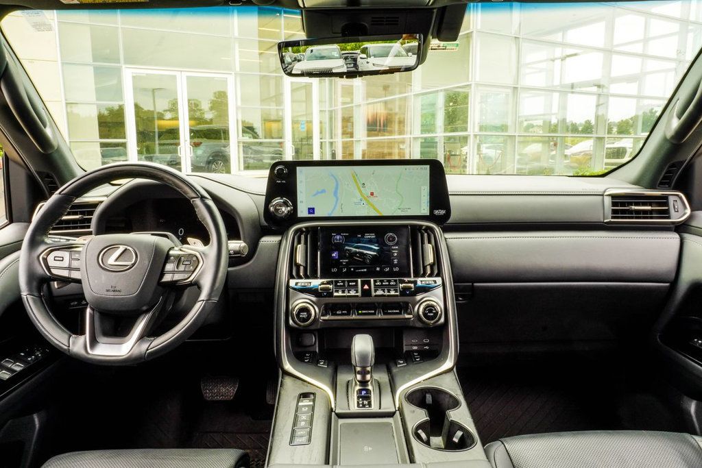 Lexus LX photo 5