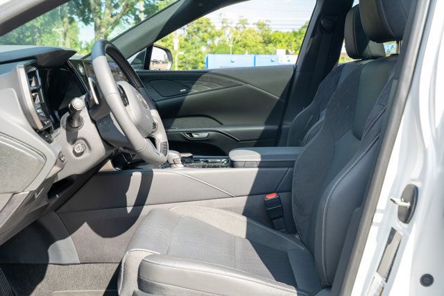 2025 Lexus RX Luxury-AWD/HeadsUpDisplay/Heated&CooledSeats/TechnologyPkg/NAV - 23033763 - 16