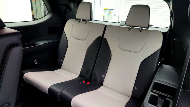 2025 Lexus TX TX 500H F SPORT Premium AWD w/ Technology & Convenience Packages - 22992332 - 18