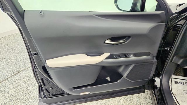 2025 Lexus UX UX 300h AWD with 18'' Wheels, HUD & Power Kick Sensor - 22963409 - 10