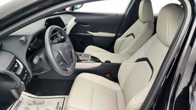 2025 Lexus UX UX 300h AWD with 18'' Wheels, HUD & Power Kick Sensor - 22963409 - 17