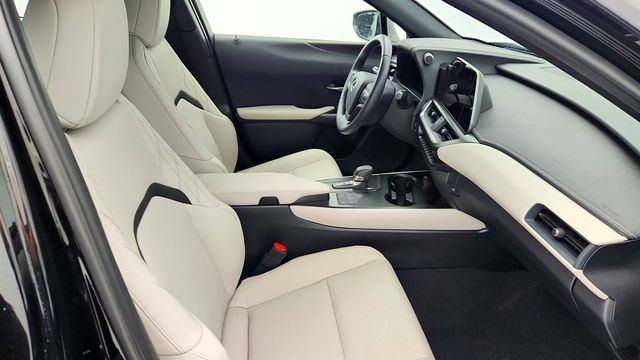 2025 Lexus UX UX 300h AWD with 18'' Wheels, HUD & Power Kick Sensor - 22963409 - 20