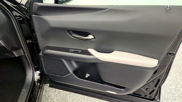 2025 Lexus UX UX 300h AWD with 18'' Wheels, HUD & Power Kick Sensor - 22963409 - 22