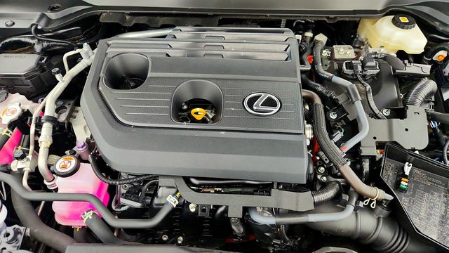 2025 Lexus UX UX 300h AWD with 18'' Wheels, HUD & Power Kick Sensor - 22963409 - 23