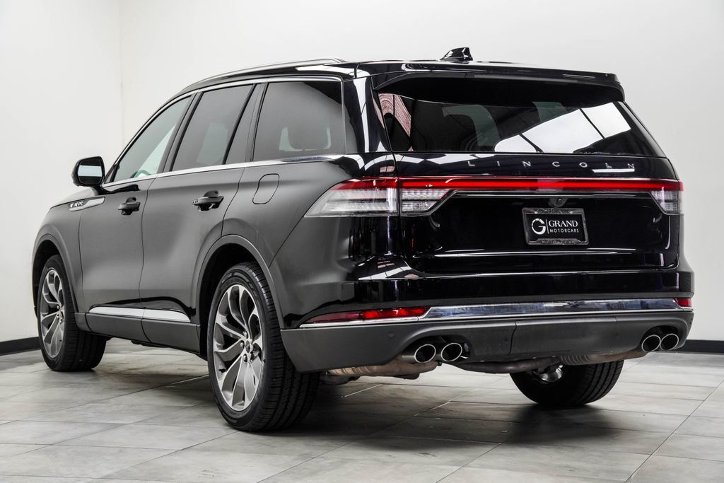 Lincoln Aviator photo 11