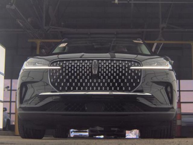 2025 Lincoln Aviator Reserve AWD - 23017686 - 3