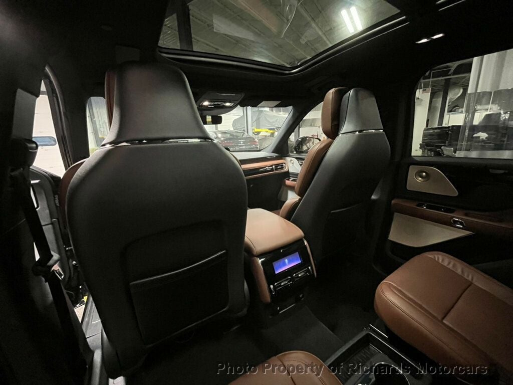 2025 Lincoln Aviator Reserve AWD - 22945966 - 19