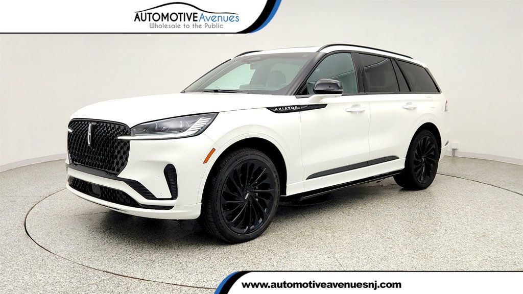 2025 Lincoln Aviator Reserve AWD w/ Equipment Group 201A & Jet Appearance Pkg - 23021534 | Video 1