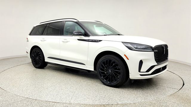 2025 Lincoln Aviator Reserve AWD w/ Equipment Group 201A & Jet Appearance Pkg - 23021534 - 2
