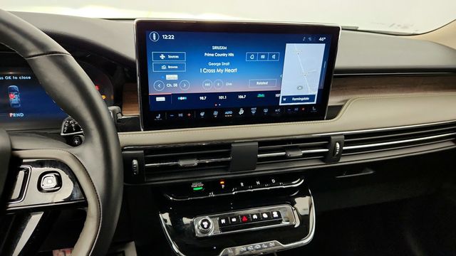 2025 Lincoln Corsair Reserve AWD - 22945374 - 15