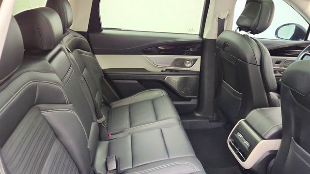 2025 Lincoln Nautilus Hybrid Reserve AWD with Equipment 203A & Trailer Tow Ability - 22981922 - 24