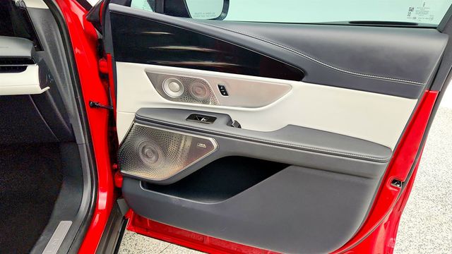 2025 Lincoln Nautilus Hybrid Reserve AWD with Equipment 203A & Trailer Tow Ability - 22981922 - 27