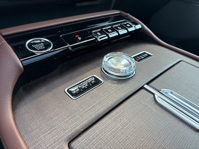 2025 Lincoln Navigator Reserve 4x4 - 22979849 - 33