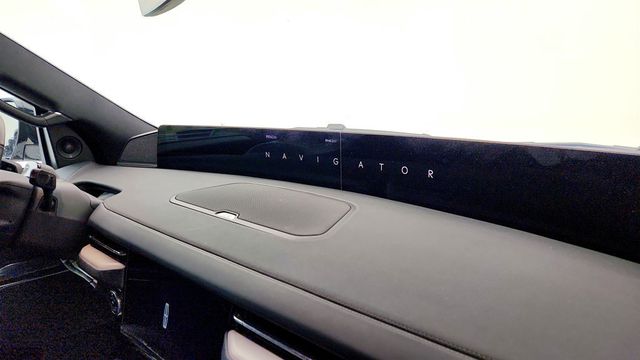 2025 Lincoln Navigator Reserve 4x4 with Jet Appearance Package - 22975887 - 27