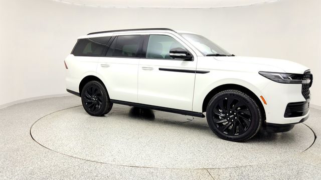 2025 Lincoln Navigator Reserve 4x4 with Jet Appearance Package - 22975887 - 2