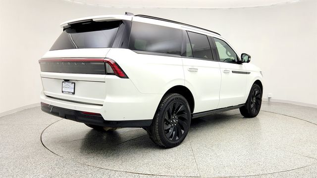 2025 Lincoln Navigator Reserve 4x4 with Jet Appearance Package - 22975887 - 4