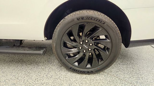 2025 Lincoln Navigator Reserve 4x4 with Jet Appearance Package - 22975887 - 8