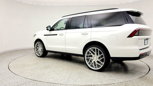 2025 Lincoln Navigator Reserve 4x4 w/ Jet Appearance Pkg & 2nd Row Captain's Chairs - 23012289 - 6
