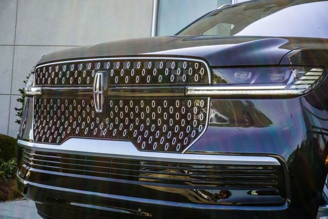 2025 Lincoln Navigator L Reserve 4x4 - 23003440 - 2