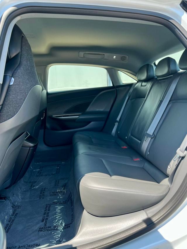 2025 Lucid Air Pure RWD - 23058237 - 18