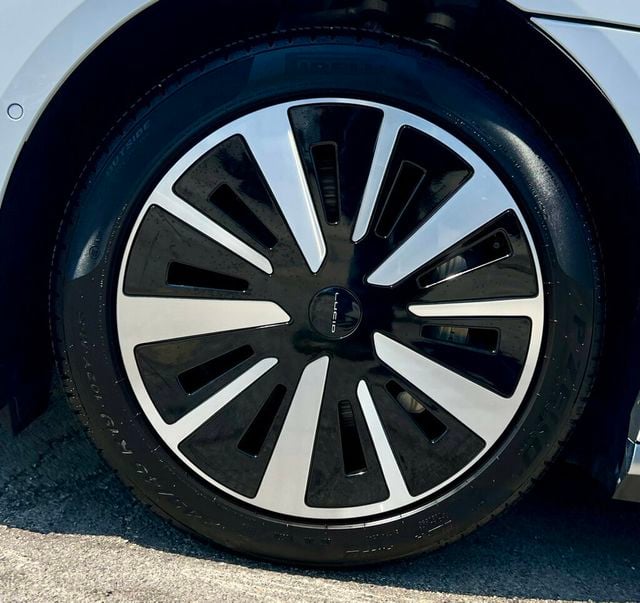 2025 Lucid Air Pure RWD - 23058237 - 35