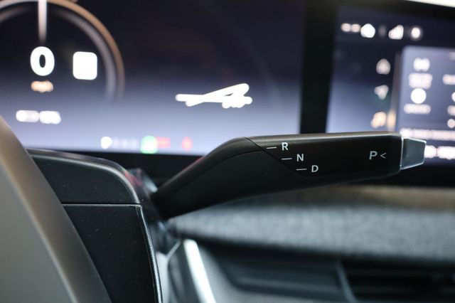 2025 Lucid Air Touring - 23018617 - 37