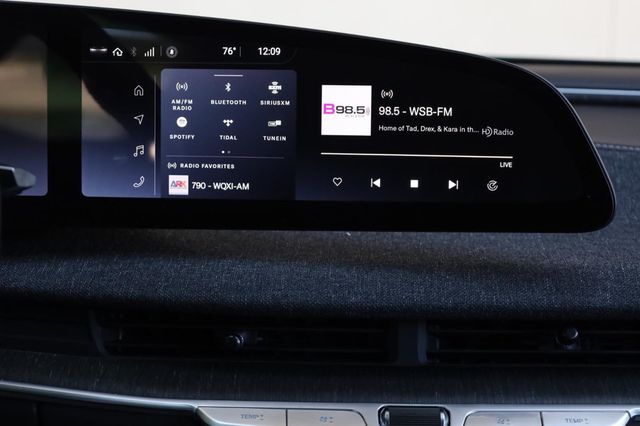 2025 Lucid Air Touring - 23018617 - 44