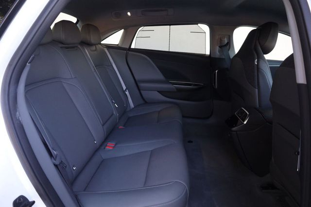 2025 Lucid Air Touring - 23080717 - 19