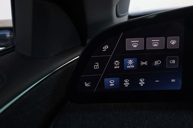 2025 Lucid Air Touring - 23080717 - 40