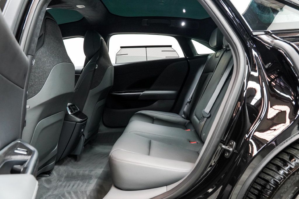 Lucid Air photo 18