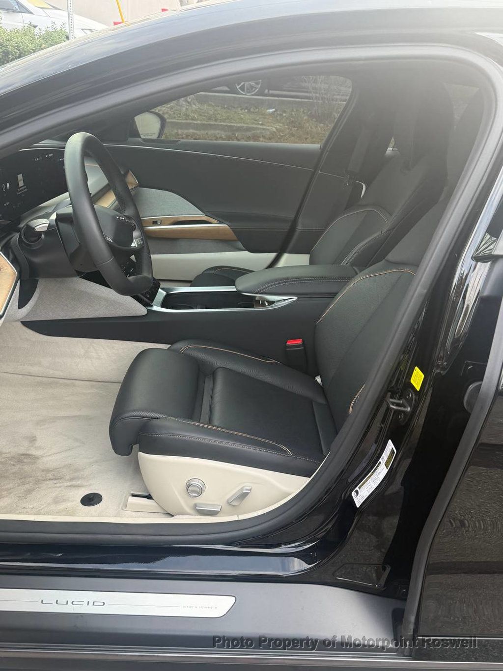 2025 Lucid Air Touring photo 2