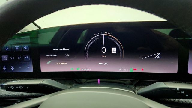 2025 Lucid Air Touring AWD w/ 19'' Aero Range Wheels - 23030666 - 13