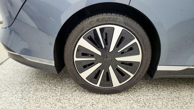 2025 Lucid Air Touring AWD w/ 19'' Aero Range Wheels - 23030666 - 8