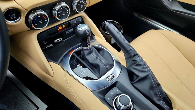 2025 Mazda MX-5 Miata Grand Touring Automatic with Nappa Leather - 22962097 - 16