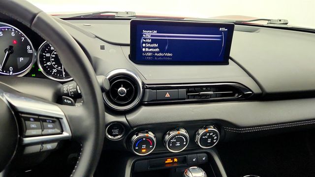 2025 Mazda MX-5 Miata Grand Touring Automatic w/ Wireless Apple CarPlay & Bose Premium - 23000082 - 17