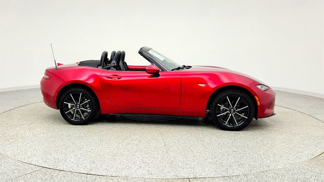 2025 Mazda MX-5 Miata Grand Touring Automatic w/ Wireless Apple CarPlay & Bose Premium - 23000082 - 3