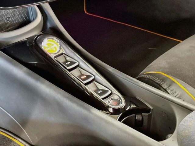 2025 McLaren Artura Performance Coupe - 23068036 - 14