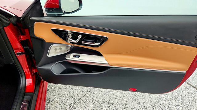 2025 Mercedes-Benz CLE CLE 300 4MATIC Cabriolet, Pinnacle w/ Driver Assistance Package - 22969004 - 27