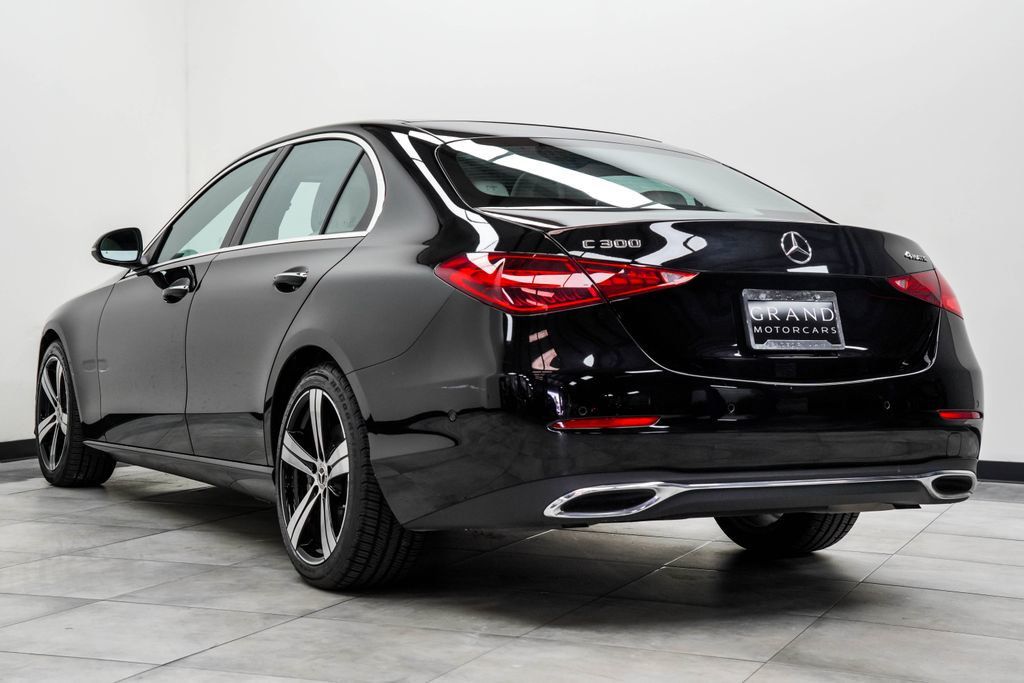 Mercedes-Benz C300 photo 11