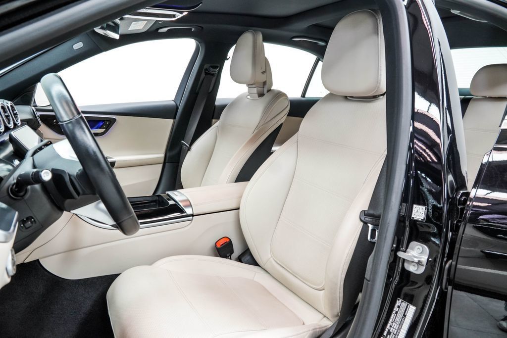 Mercedes-Benz C300 photo 15